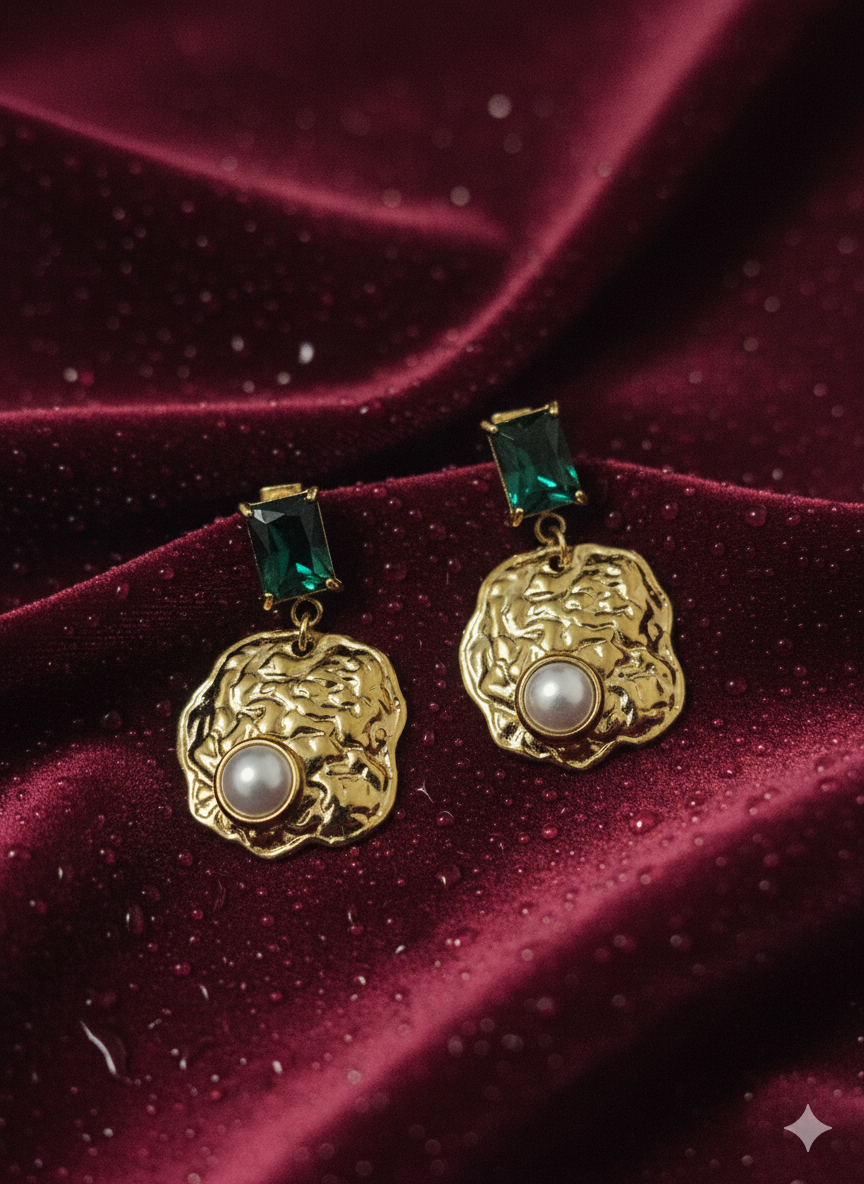 Vintage Emerald & Pearl Drop Earrings | Premium Gold-Plated Stainless Steel