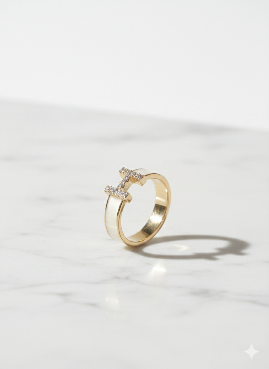 The "Hera" Mother-of-Pearl Statement Ring – 18K Gold Plated Stainless Steel