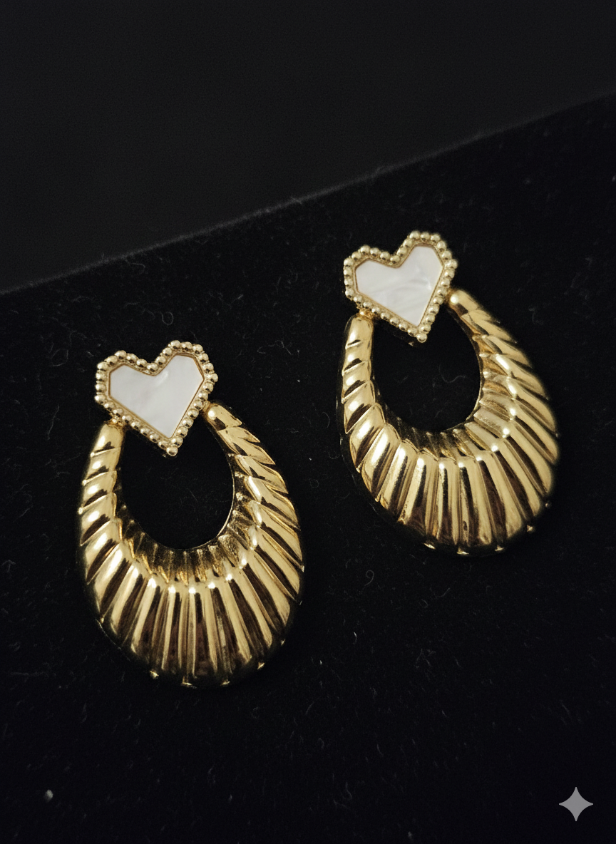 Vintage Romance Heart & Ribbed Hoop Earrings – 18K Gold Plated Stainless Steel – Iridescent Mother of Pearl Style Statement Studs