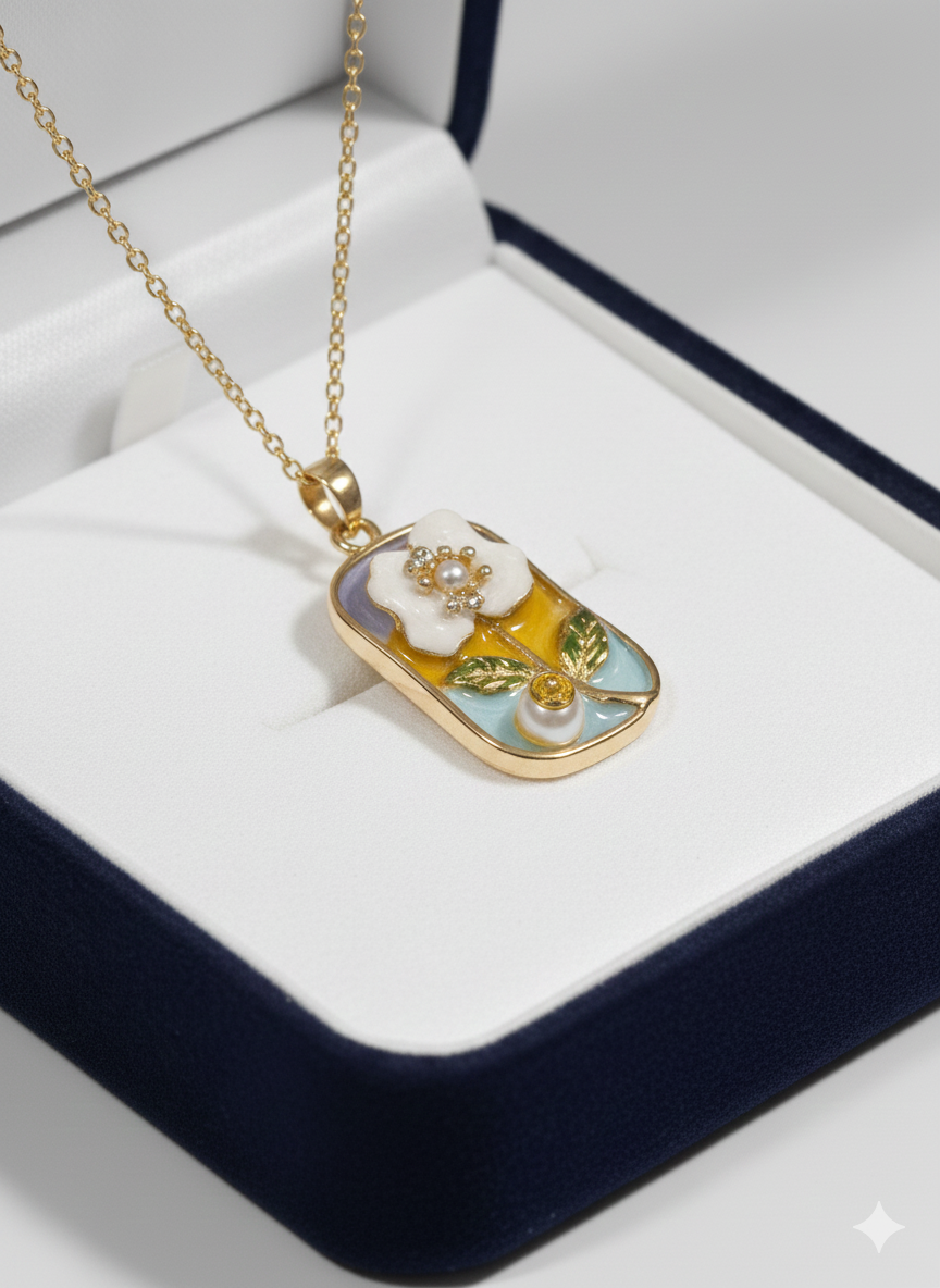 18K Gold Plated Stainless Steel Vintage Floral Pendant Necklace