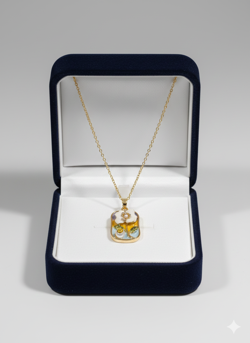 18K Gold Plated Stainless Steel Vintage Floral Pendant Necklace